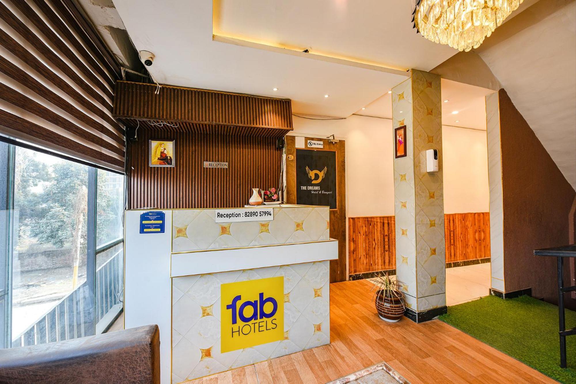 Fabhotel The Dreams Kharar Exteriér fotografie